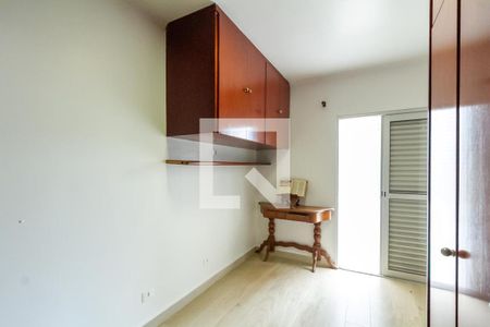 Casa à venda com 200m², 3 quartos e 3 vagas Casa à venda com 200m², 3 quartos e 3 vagasQuarto 2