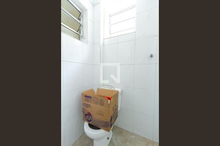 Casa à venda com 200m², 3 quartos e 3 vagas Casa à venda com 200m², 3 quartos e 3 vagasBanheiro de Serviço