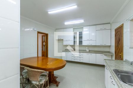 Casa à venda com 200m², 3 quartos e 3 vagas Casa à venda com 200m², 3 quartos e 3 vagasCozinha