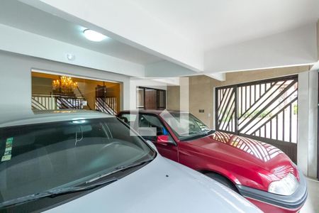 Casa à venda com 200m², 3 quartos e 3 vagas Casa à venda com 200m², 3 quartos e 3 vagasGaragem