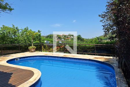 Casa de condomínio à venda com 260m², 4 quartos e 3 vagas Casa de condomínio à venda com 260m², 4 quartos e 3 vagasPiscina