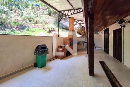 Casa de condomínio à venda com 260m², 4 quartos e 3 vagas Casa de condomínio à venda com 260m², 4 quartos e 3 vagasÁrea comum