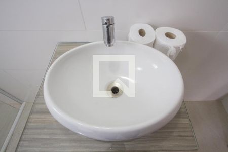 Banheiro de apartamento para alugar com 1 quarto, 52m² em Jardim Caravelas, São Paulo