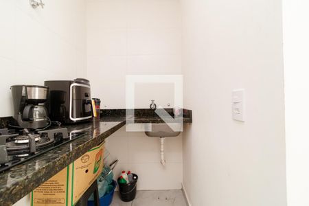 Apartamento à venda com 2m², 1 quarto e sem vagaÁrea de Serviço