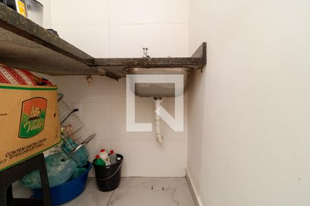 Apartamento à venda com 2m², 1 quarto e sem vagaÁrea de Serviço