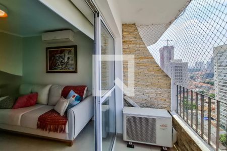 Apartamento à venda com 180m², 3 quartos e 1 vaga Apartamento à venda com 180m², 3 quartos e 1 vagaSacada