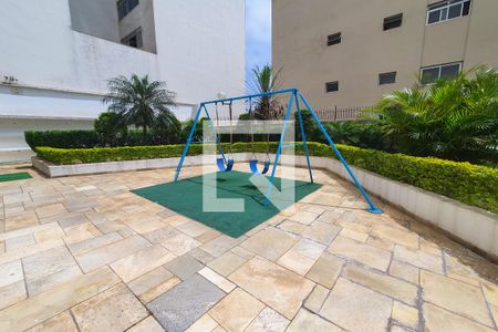 Apartamento à venda com 180m², 3 quartos e 1 vaga Apartamento à venda com 180m², 3 quartos e 1 vagaÁrea comum - Playground