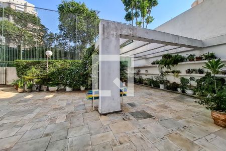 Apartamento à venda com 180m², 3 quartos e 1 vaga Apartamento à venda com 180m², 3 quartos e 1 vagaÁrea externa