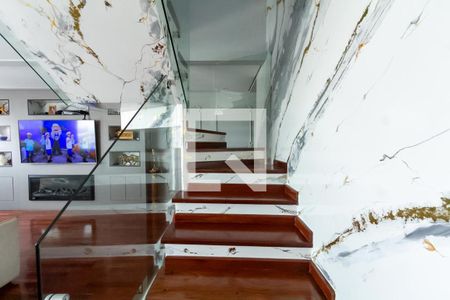 Apartamento à venda com 185m², 3 quartos e 3 vagasEscada