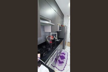 Cozinha de apartamento para alugar com 2 quartos, 50m² em Jardim Henriqueta, Taboão da Serra