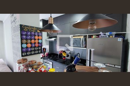 Cozinha de apartamento para alugar com 2 quartos, 50m² em Jardim Henriqueta, Taboão da Serra