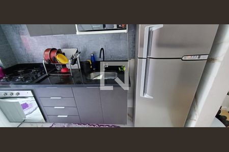 Cozinha de apartamento para alugar com 2 quartos, 50m² em Jardim Henriqueta, Taboão da Serra