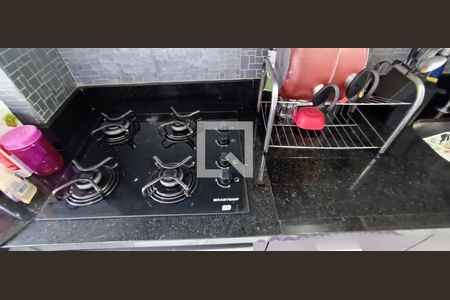 Cozinha de apartamento para alugar com 2 quartos, 50m² em Jardim Henriqueta, Taboão da Serra