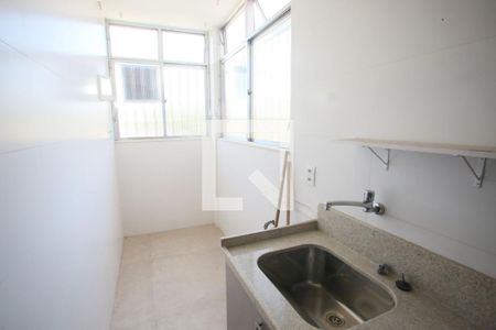 Apartamento à venda com 70m², 2 quartos e 1 vagaÁrea de Serviço