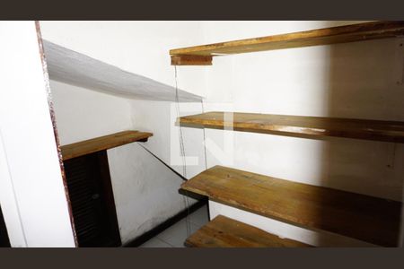 Casa de condomínio à venda com 120m², 2 quartos e 1 vagaDepósito