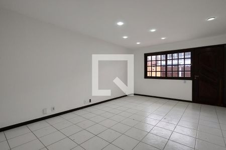 Sala de casa de condomínio à venda com 2 quartos, 120m² em Taquara, Rio de Janeiro