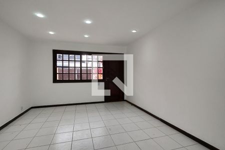 Sala de casa de condomínio à venda com 2 quartos, 120m² em Taquara, Rio de Janeiro