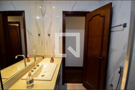 Apartamento à venda com 170m², 4 quartos e 3 vagasBanheiro Social