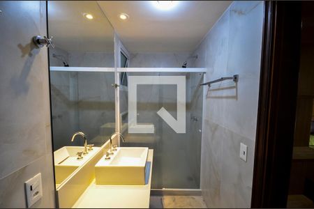 Apartamento à venda com 170m², 4 quartos e 3 vagasBanheiro da Suíte 1