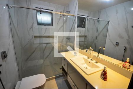 Apartamento à venda com 170m², 4 quartos e 3 vagasBanheiro Social