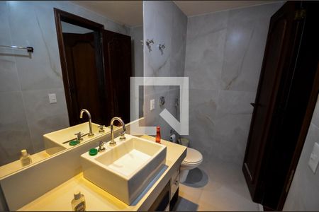 Apartamento à venda com 170m², 4 quartos e 3 vagasBanheiro da Suíte 2