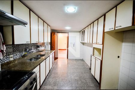 Apartamento à venda com 170m², 4 quartos e 3 vagasCozinha