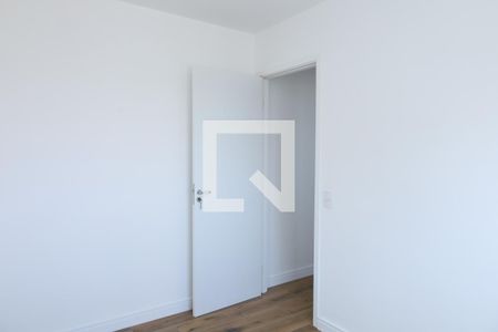 Quarto 2 de apartamento para alugar com 2 quartos, 47m² em Vila Carmosina, São Paulo