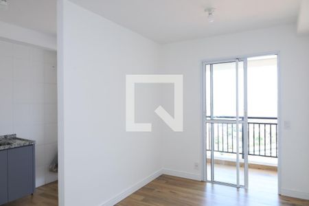 Sala de apartamento para alugar com 2 quartos, 47m² em Vila Carmosina, São Paulo