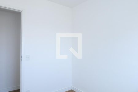 Quarto 2 de apartamento para alugar com 2 quartos, 47m² em Vila Carmosina, São Paulo