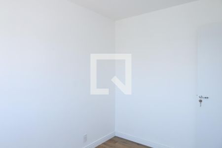 Quarto 2 de apartamento para alugar com 2 quartos, 47m² em Vila Carmosina, São Paulo