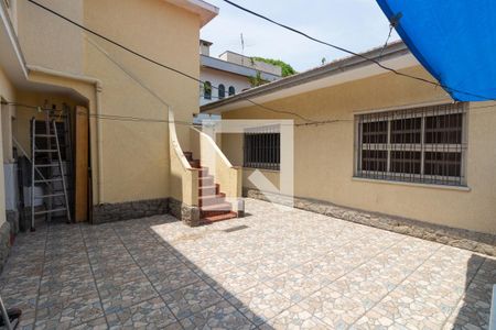 Casa à venda com 243m², 3 quartos e 4 vagas Casa à venda com 243m², 3 quartos e 4 vagasQuintal