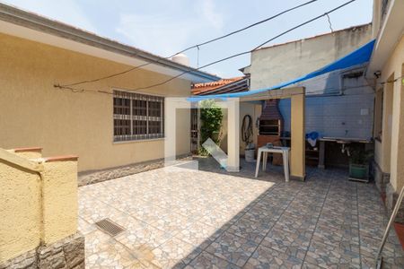 Casa à venda com 243m², 3 quartos e 4 vagas Casa à venda com 243m², 3 quartos e 4 vagasQuintal