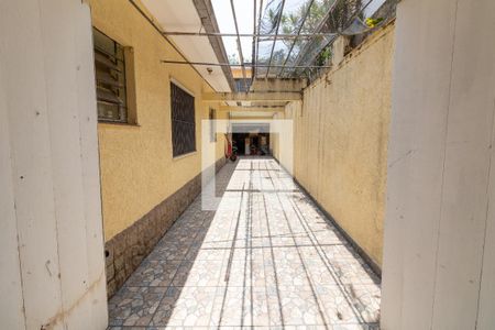 Casa à venda com 243m², 3 quartos e 4 vagas Casa à venda com 243m², 3 quartos e 4 vagasQuintal