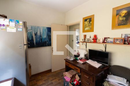 Casa à venda com 243m², 3 quartos e 4 vagas Casa à venda com 243m², 3 quartos e 4 vagasEscritório