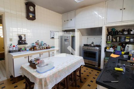 Casa à venda com 243m², 3 quartos e 4 vagas Casa à venda com 243m², 3 quartos e 4 vagasCozinha
