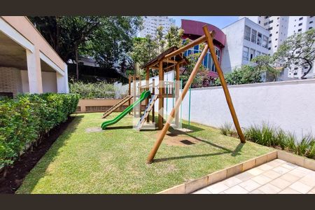 Apartamento à venda com 117m², 3 quartos e 3 vagas Apartamento à venda com 117m², 3 quartos e 3 vagasÁrea comum - Playground