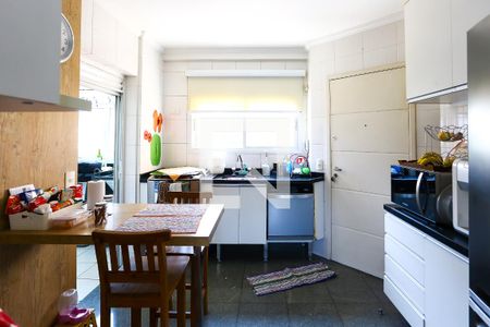 Apartamento à venda com 117m², 3 quartos e 3 vagas Apartamento à venda com 117m², 3 quartos e 3 vagasCozinha