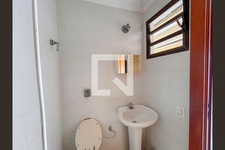 Casa à venda com 760m², 4 quartos e 5 vagasBanheiro de serviço