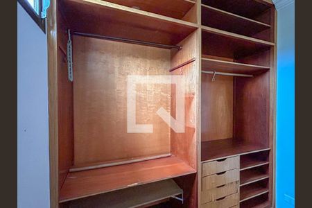 Casa à venda com 760m², 4 quartos e 5 vagasCloset da suíte 1