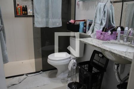 Casa à venda com 160m², 3 quartos e 3 vagasBanheiro Suíte 2