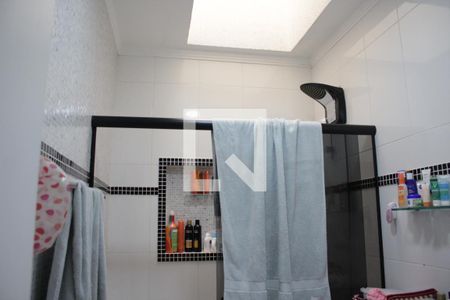 Casa à venda com 160m², 3 quartos e 3 vagasBanheiro Suíte 2