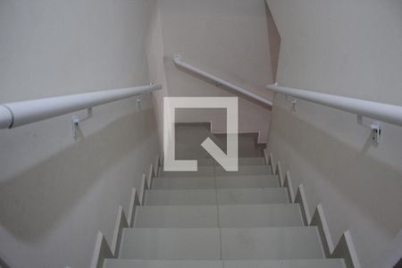 Casa à venda com 160m², 3 quartos e 3 vagasEscada