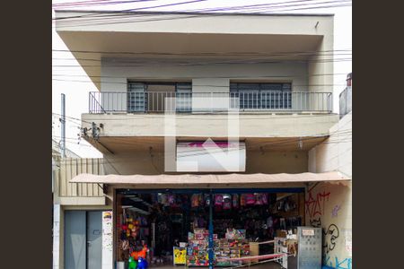 Casa para alugar com 100m², 2 quartos e sem vaga Casa para alugar com 100m², 2 quartos e sem vagaFachada