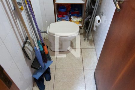 Apartamento à venda com 114m², 3 quartos e 1 vaga Apartamento à venda com 114m², 3 quartos e 1 vagaBANHEIRO DA ÁREA DE SERVIÇO