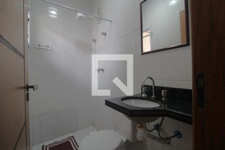 Banheiro da suíte de casa para alugar com 3 quartos, 83m² em Vila Campo Grande, São Paulo