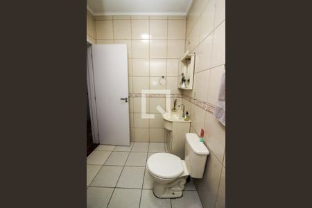 Casa à venda com 250m², 3 quartos e 3 vagas Casa à venda com 250m², 3 quartos e 3 vagasBanheiro Social
