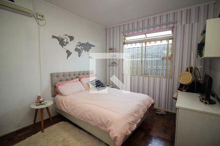 Casa à venda com 250m², 3 quartos e 3 vagas Casa à venda com 250m², 3 quartos e 3 vagasQuarto 1