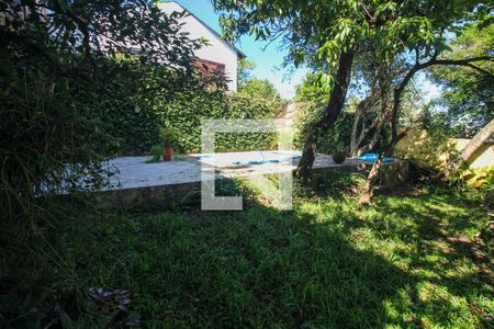 Casa à venda com 250m², 3 quartos e 3 vagas Casa à venda com 250m², 3 quartos e 3 vagasPiscina