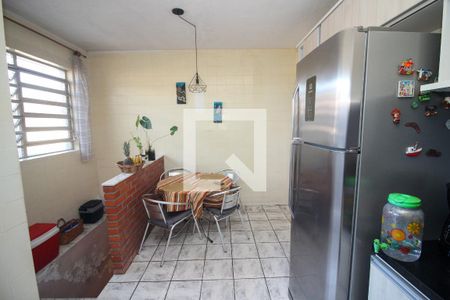Casa à venda com 250m², 3 quartos e 3 vagas Casa à venda com 250m², 3 quartos e 3 vagasCozinha