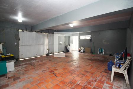 Casa à venda com 250m², 3 quartos e 3 vagas Casa à venda com 250m², 3 quartos e 3 vagasGaragem